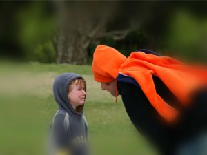 como-educar-seus-filhos-pai-disciplinando-o-filho